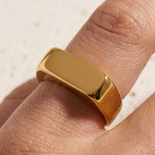 Solenne Ring